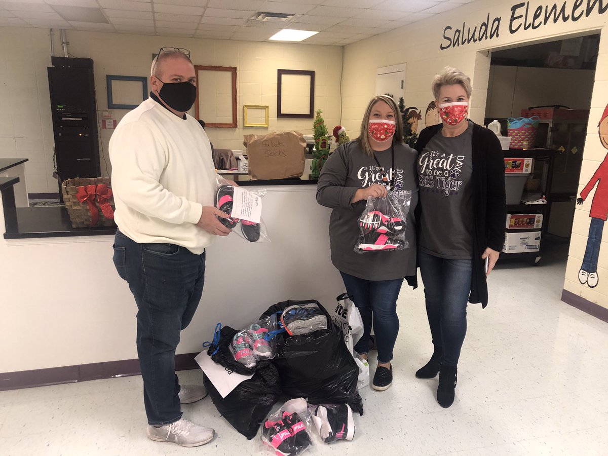 SESPride's tweet photo. Thank you so very much to Laces 4 Love, the Saluda County Sheriff’s Office, and the many members of our community who have shown our precious @SESPride students so much LOVE this holiday season.  We appreciate you all being a part of our #onesaluda family at Christmas and always https://t.co/HLiHVGTaf6