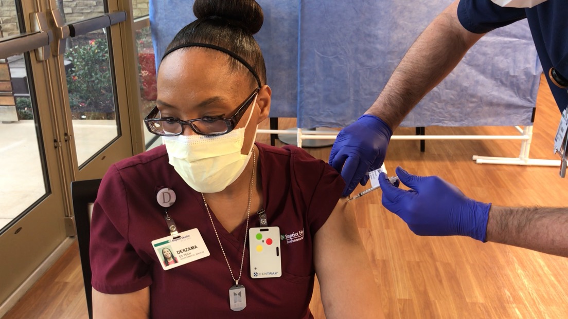 BaptistHealthAR's tweet photo. Baptist Health Medical Center-Little Rock began its first round of COVID-19 vaccinations yesterday afternoon!

#COVID19 #vaccine https://t.co/O4xcYWMxy5