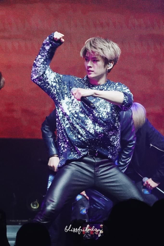 Jungkook        Minho          THIGHSa thread,,,