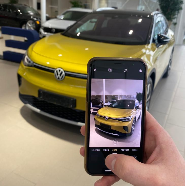 Onze online showroom is natuurlijk 24/7 geopend! ✅ Ben jij geïnteresseerd in één van onze auto's? Onze verkoopadviseurs staan voor jou klaar om te videobellen! 📱 Klik op de knop 'ervaar deze auto digitaal' en maak direct een afspraak. ow.ly/OHOU50CNcyN

#OnlineShowroom