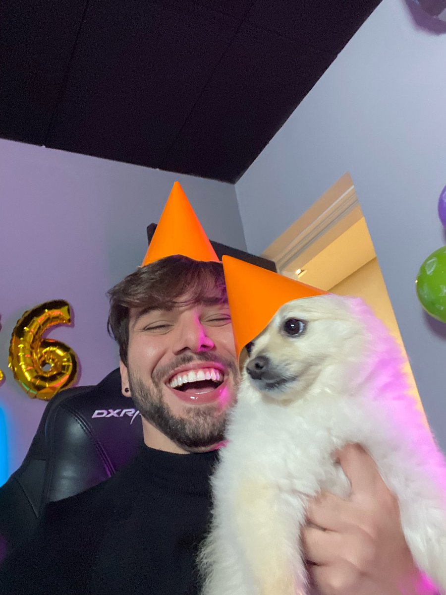 Lucas Olioti on X: olha o que chegou hoje placa de 10 milhões do canal “ t3ddy” muito obrigado por estarem aqui <3  / X