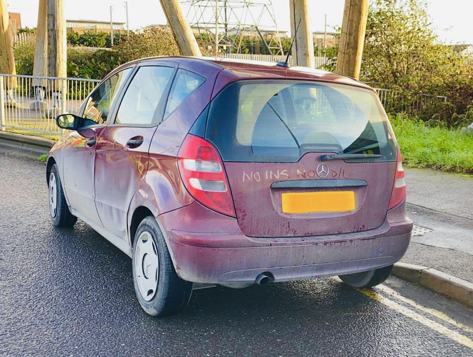 MPSHavering's tweet image. Good results for #OpCubo today with 109 vehicles stopped. 20 people searched, 10 tickets issued  for speeding &amp;amp; no insurance. Drugs were found and 3 vehicles were seized! #stthavering @MPSRTPC @MPSSpecials