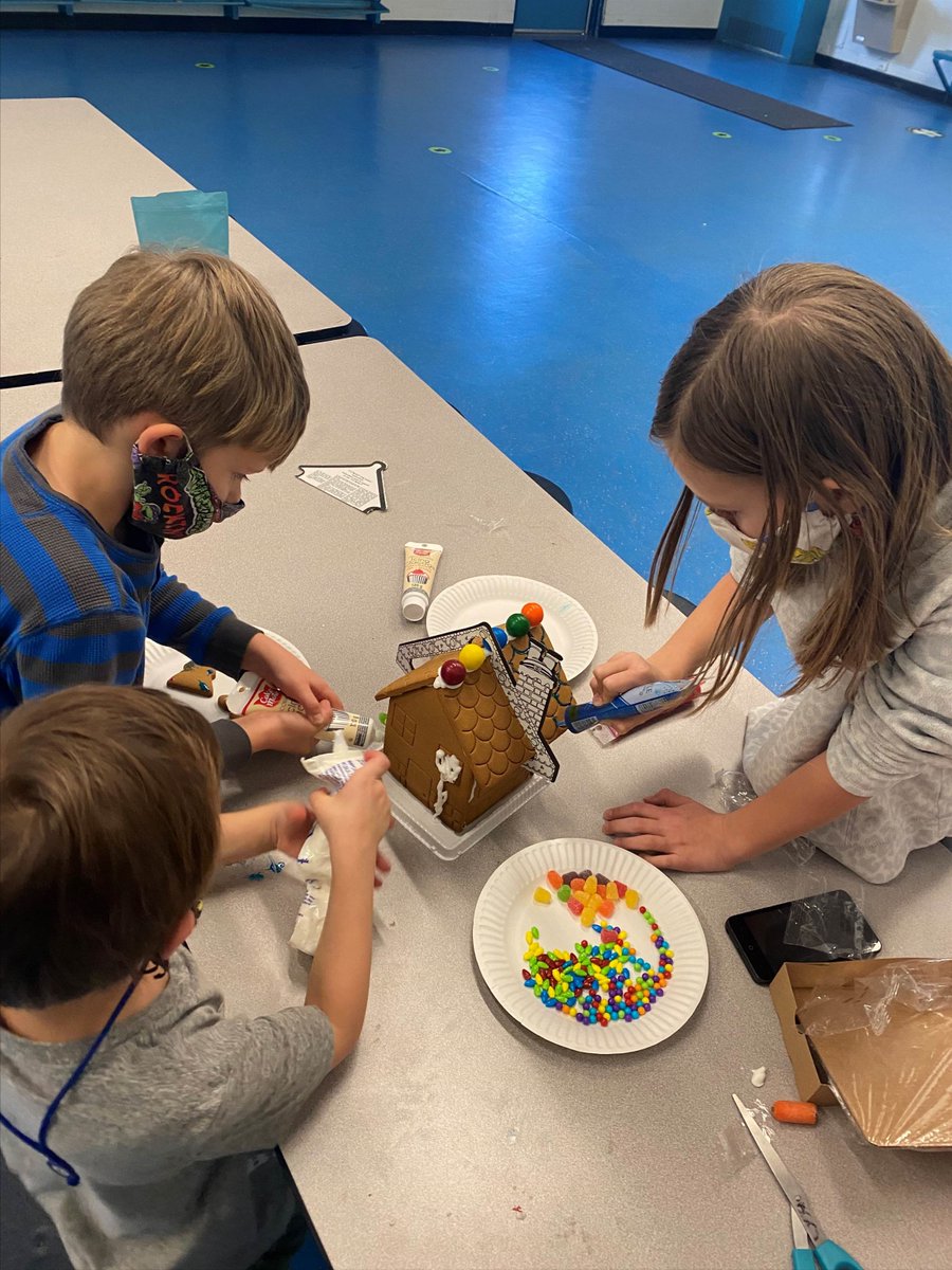 BGCSaskatoon's tweet photo. Christmas activities are in full force this week!! ☃️❄️🎅🤶🎄
#agoodplacetobe #christmasfun #bgcs #yxe https://t.co/4rh6xHEt0A