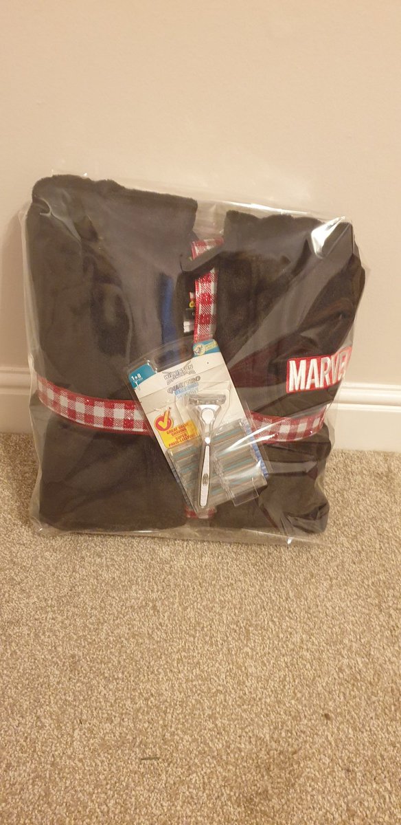Raffle is still going. £1 a ticket to win over £250 worth of prizes. All money raised is going to back to help grassroots football. Only a week left to buy! Some of the prizes are below. DM to buy.