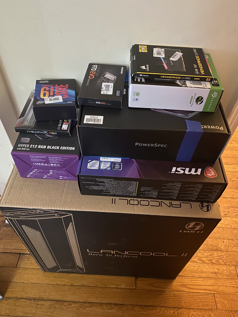HalfMoonPCBuild's tweet image. Still pumping out PCs over here. 😜 Get you one!