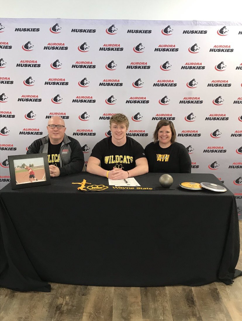 daniel_elge's tweet photo. I am excited and blessed to announce that I will be continuing my academic and athletic career at Wayne State College. Thank you to all of my family, coaches, and friends that have helped me get to where I am today. Go Cats! 🟡⚫️ @WSCXCTF @carlyFehringer @HuskyTrackField https://t.co/sQUuOSkIbu