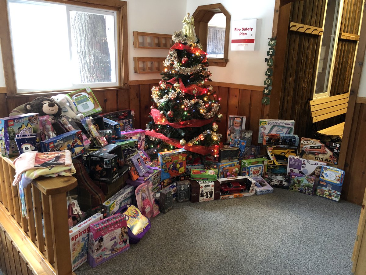 ShammyLodge's tweet photo. Another successful toy drive. Thank you to all of you who donated this year. We made sure 76 kids will get a Christmas present this year. #MerryChristmas https://t.co/v47MKBFwsz