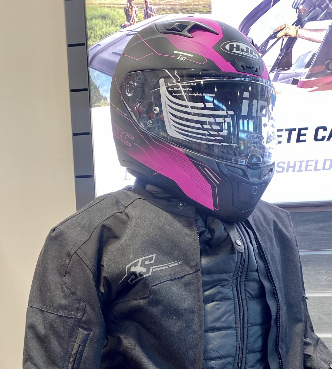 GrapevinePS's tweet image. The SS “Sure Shot” jacket is one of many that we have in stock and don’t forget your helmet to match! Stay warm, stay safe and look fly! #grapevinepowersports #safetyfirst #winter #christmasiscoming #jacketseason #helmetlovers #wednesday