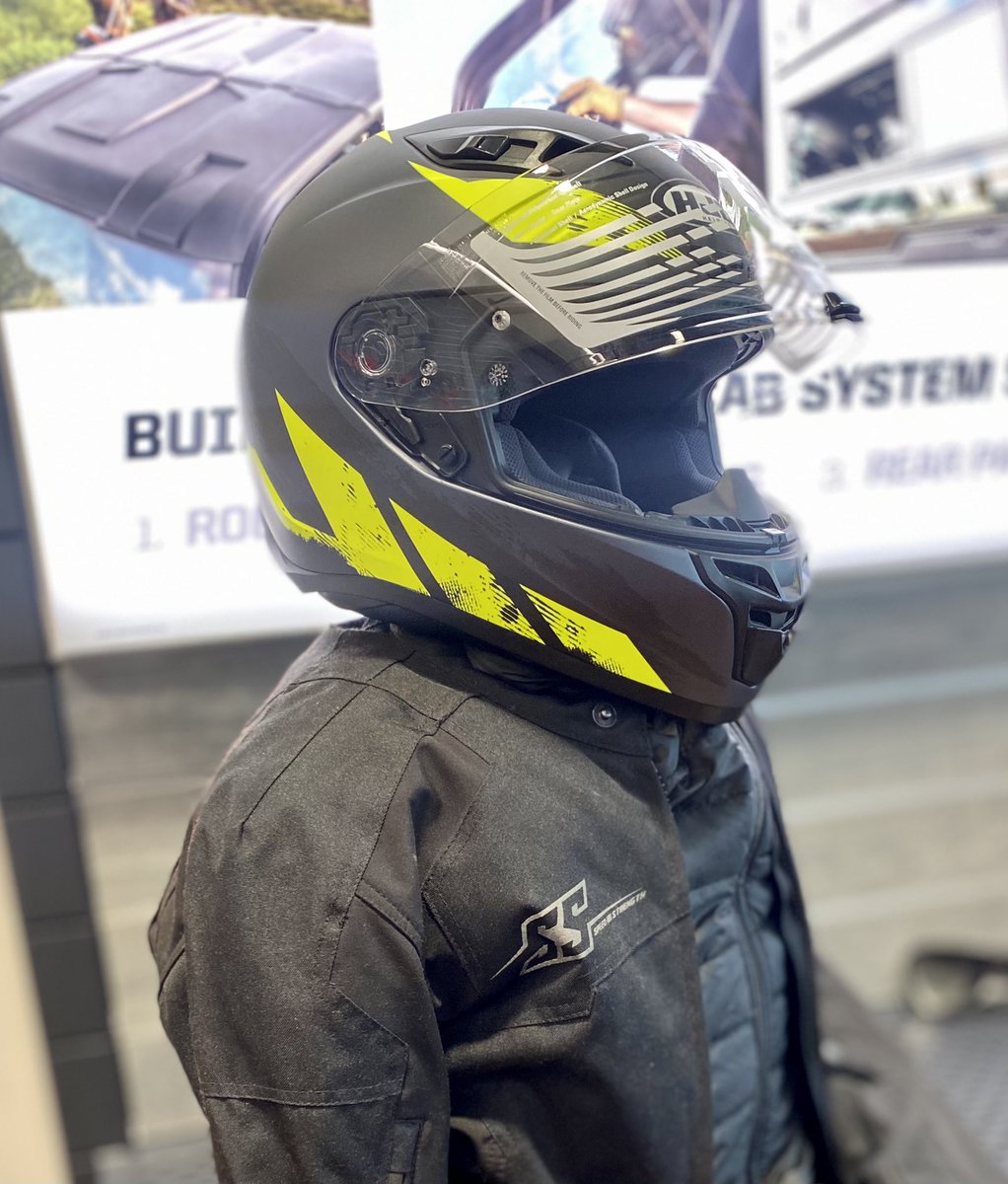 GrapevinePS's tweet image. The SS “Sure Shot” jacket is one of many that we have in stock and don’t forget your helmet to match! Stay warm, stay safe and look fly! #grapevinepowersports #safetyfirst #winter #christmasiscoming #jacketseason #helmetlovers #wednesday