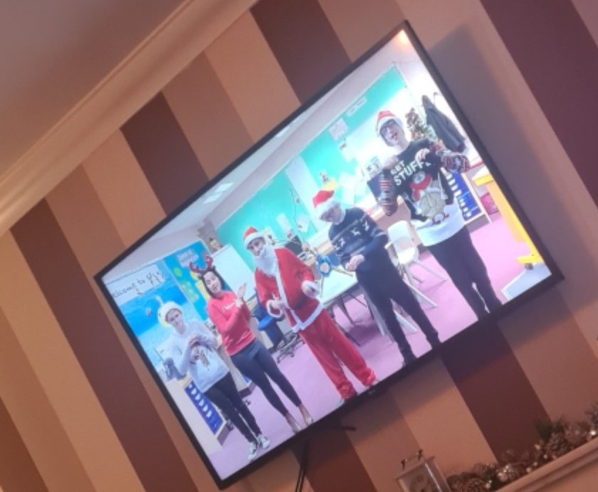 Well done everyone involved in @LossieHigh virtual Christmas concert, you were all amazing especially our own little group who signed Santa Clause is Coming to Town 🎅🎄 <a href="/lossiehighPA/">Lossie High Performing Arts Department</a> xx