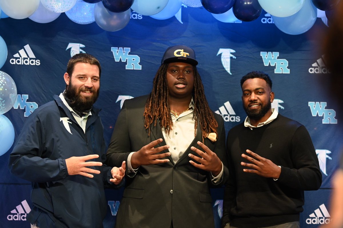 Joshpberg's tweet photo. More pictures from @Zeekbiggers signing today. The lineman is going to play at Georgia Tech, but Coach Kraft warned the Salisbury Hornets in the audience they also should be prepared to face him in February. @mikelondonpost3 https://t.co/IOS6yarzdO