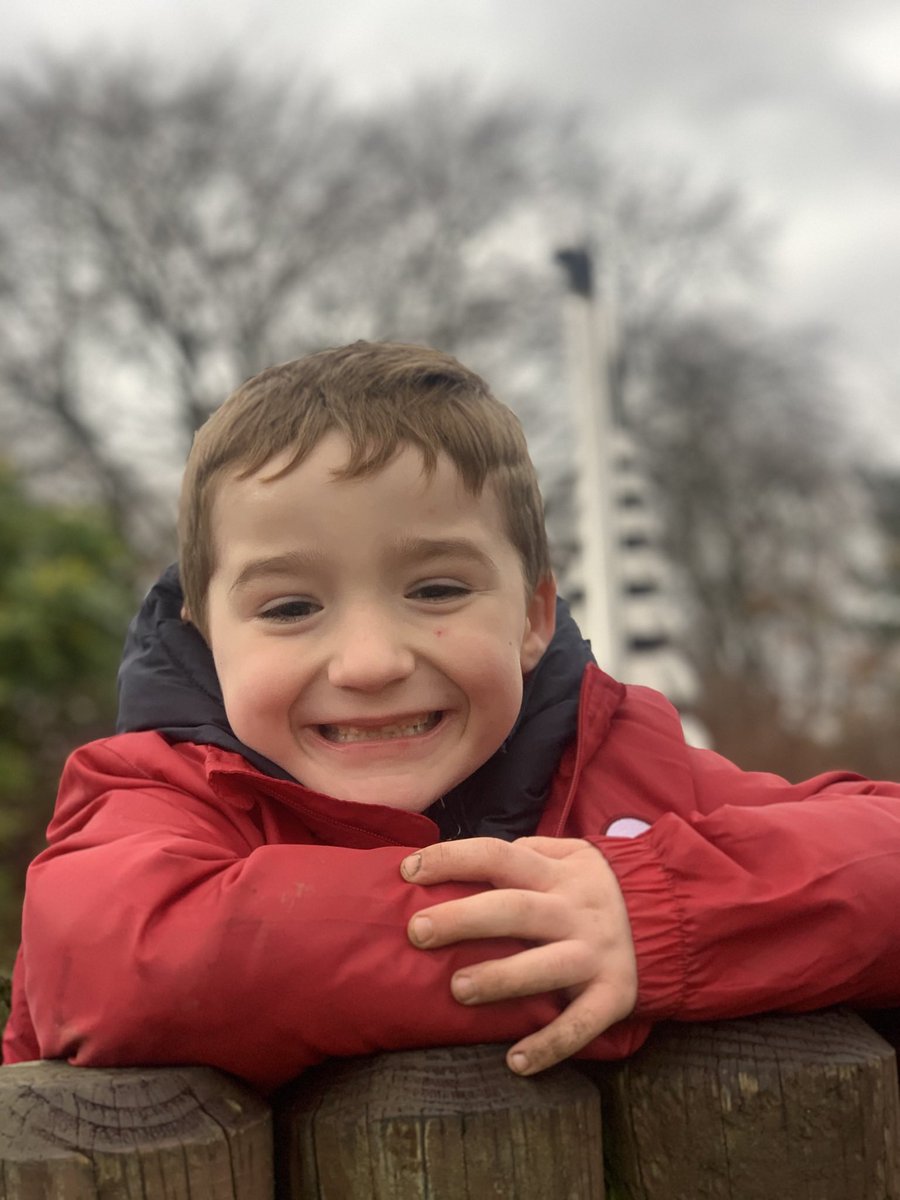 RossElaineross's tweet photo. This morning I had a great #OutdoorLearning session with another class of #Resilient children from @StCharlesGla. We only need to look at their smiles to remind us why we do what we do. Weโre so lucky to have great spaces like the #BotanicGardens on our doorstep. #LocalSpaces https://t.co/2UZRSYgqzH