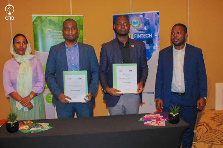 DjiboutiTechHub's tweet photo. 🚀Signature d’une convention entre le CTID et l’Africa Islamique Fintech Hub en marge du #DjiboutiFintechForum
✔️Cette convention a pour objectif de lancer des programmes et des projets dan la finance islamique à travers la Fintech islamique #Djibouti #DFF #CTID #AIFH #Tech253 https://t.co/qDO9Z1m6Ft