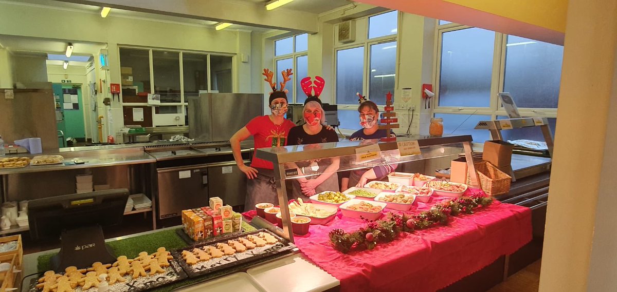 WelshSue's tweet photo. Christmas lunches from the fab team @oaksacadamy Well done Laura and the team. ⁦@mellorscatering⁩ ⁦@MakinNorma⁩ ⁦@AndyWalker3110⁩ https://t.co/3wnrNmaBvh