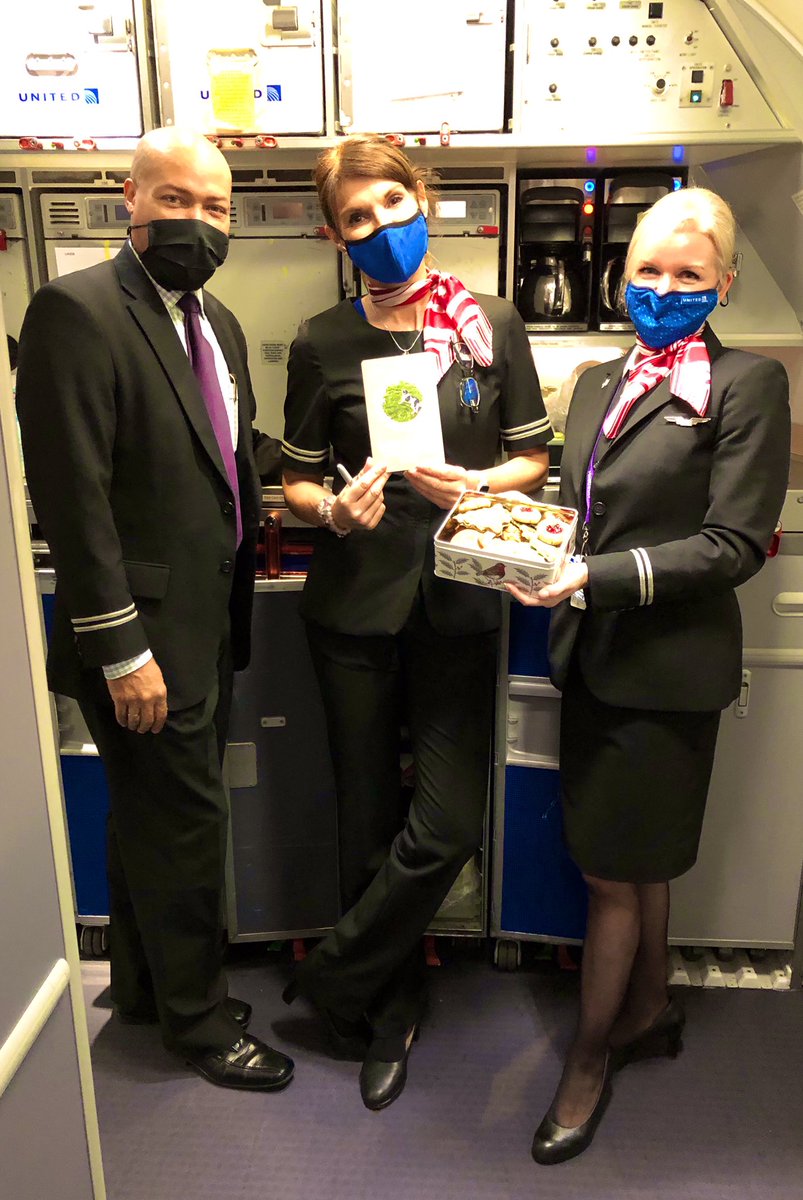 SilviaK84354001's tweet photo. Customer Em on UA928 showed  her appreciation of our lovely crew working this holiday season. Brought homemade 🍪 &amp; card! We would also like to add our Thanks 😊🎄🙏✈️ @weareunited #UAIFSbaseLHR @FMJMacKenzie @RichardTerm2 https://t.co/w6J92GBhiO