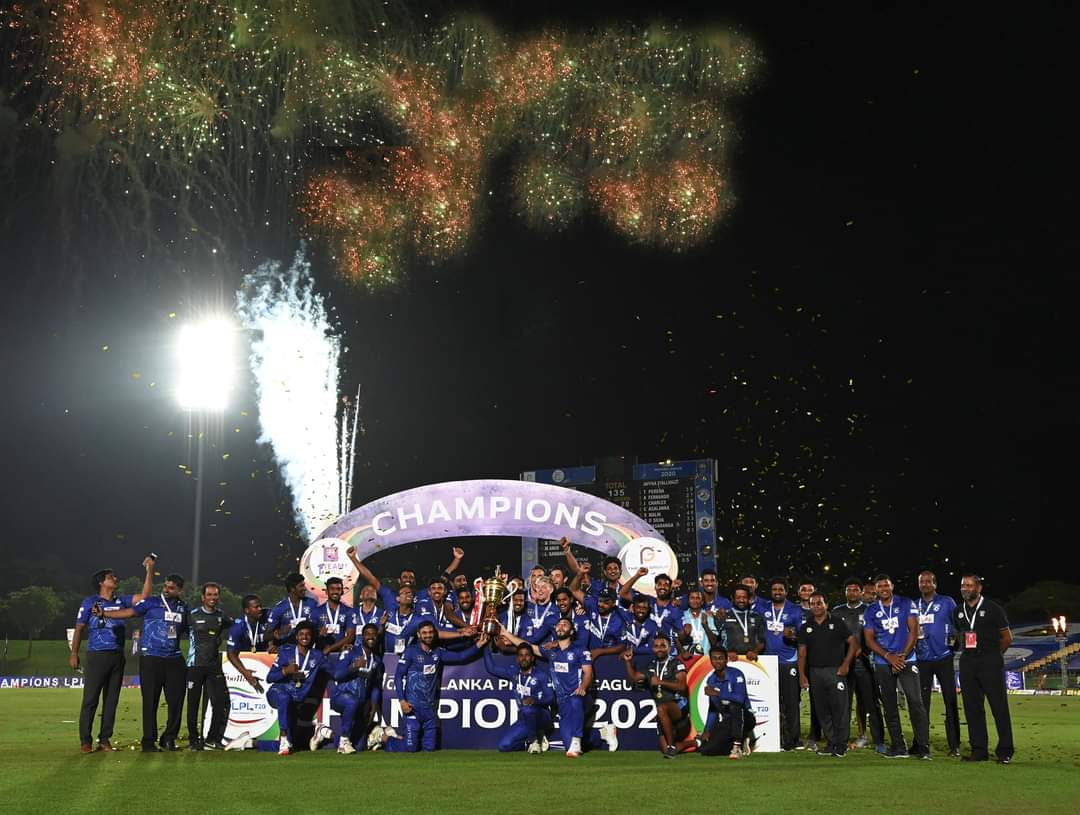 cric_burners's tweet photo. Jaffna Stallions | Lanka Premier League Champions 2020 🎉
#LPL2020 #එක්වජයගමූ #wintogether #JSvGG #ஒன்றாகவெல்வோம் #LPL2020Final #JaffnaStallions #lplchampions #BBL10 #SriLanka #cricburners https://t.co/EOjUuXvpWk