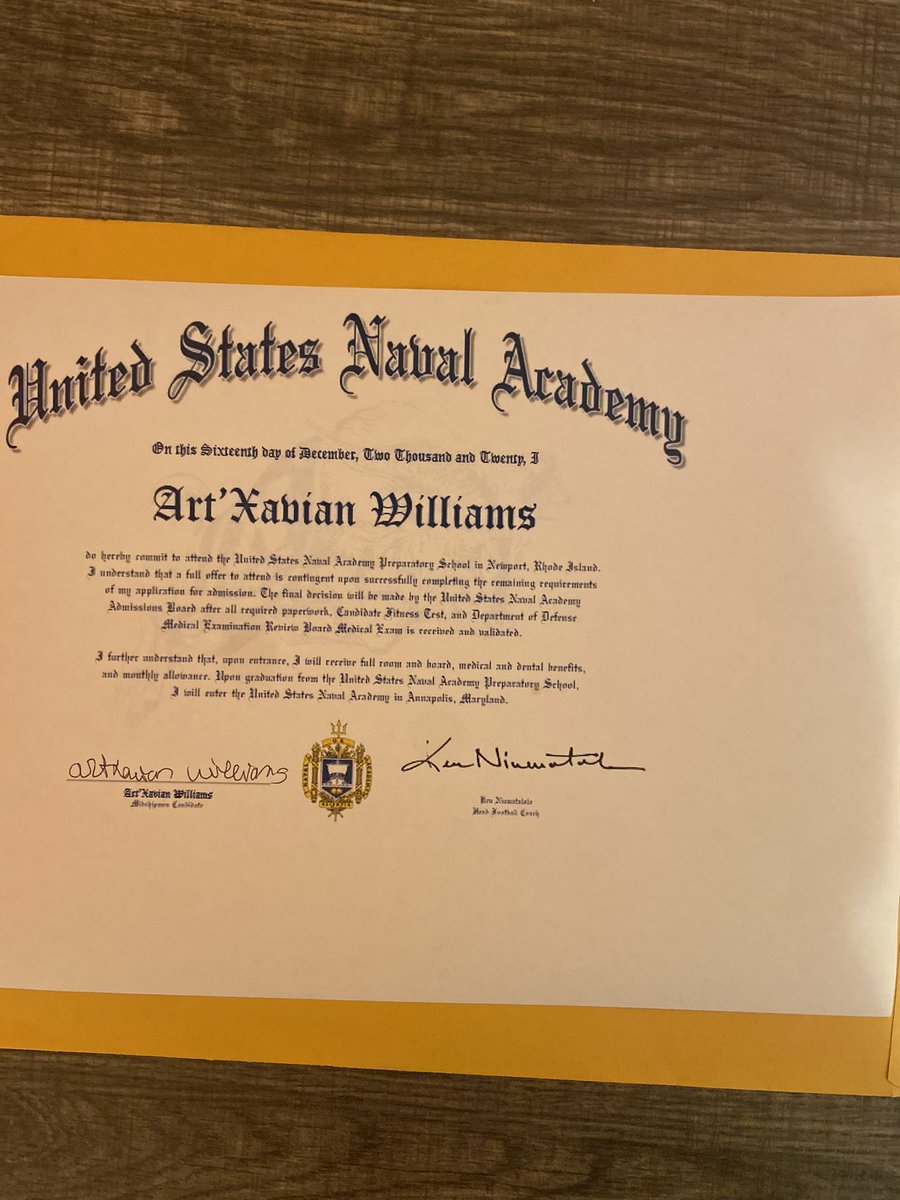 artxavian's tweet photo. Went through a lot to get here, blessed fr. ❤️Dreams don’t work unless you do✨!! #nsd #GoNavy https://t.co/wvYLi8Z9WN