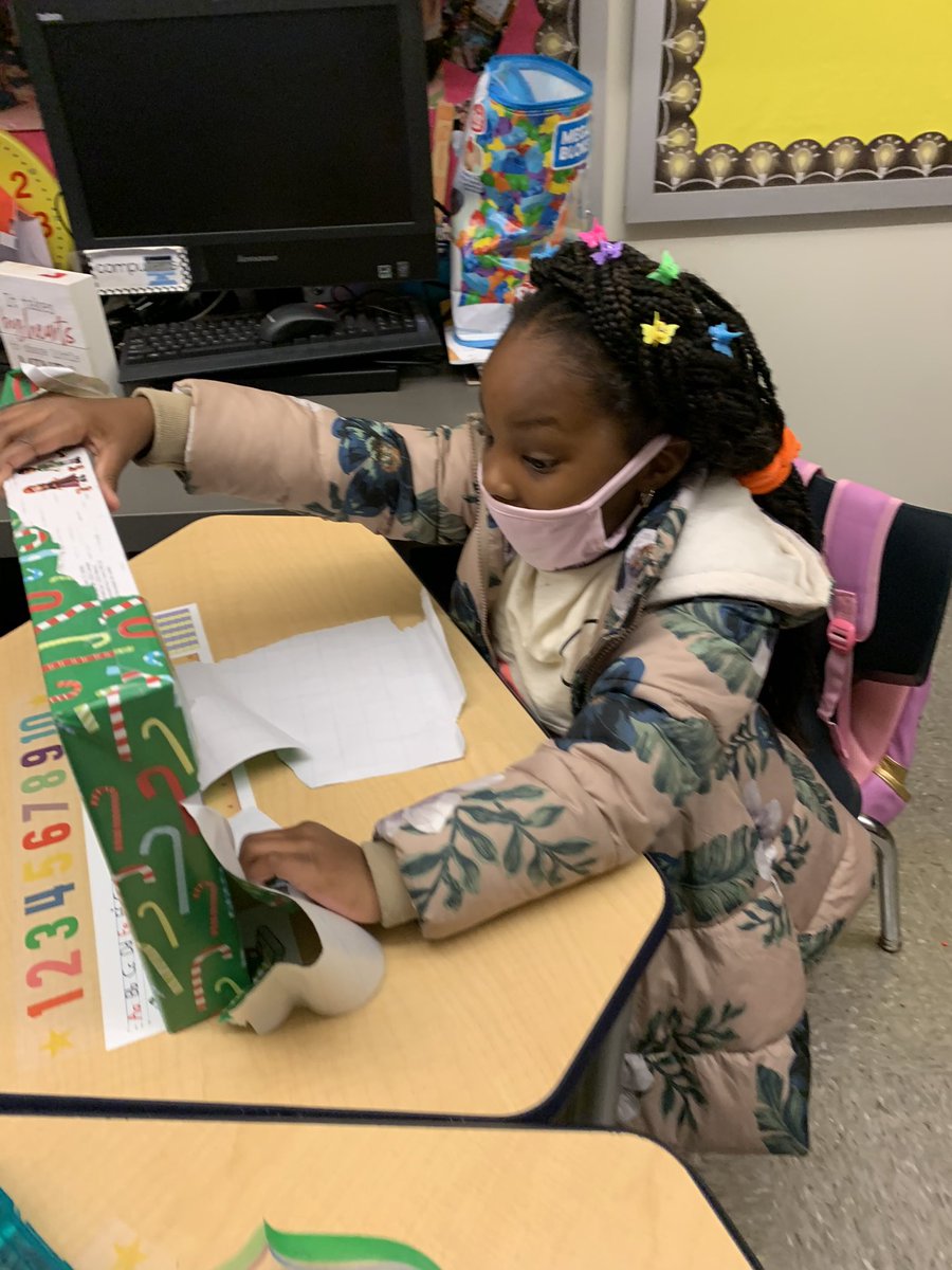 JDean2183's tweet photo. So thankful to @seyfarthshawLLP and @SeyfarthGiving for making today’s virtual visit to the North Pole magical!! Thank you @l_almon for always going above and beyond for us! @ps483matilda @cristinevaughan @mariacioffi12 @SamYoung610 @District11BX https://t.co/8Dxvs66gag