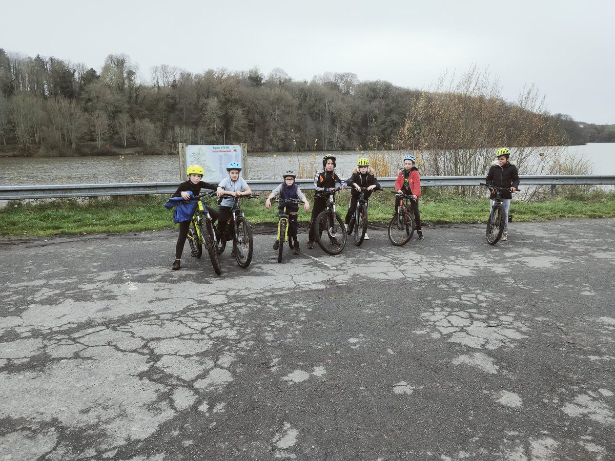 ASPutanges's tweet photo. Les 6èmes toujours au rendez-vous pour une sortie VTT! https://t.co/j9x4Z93TId