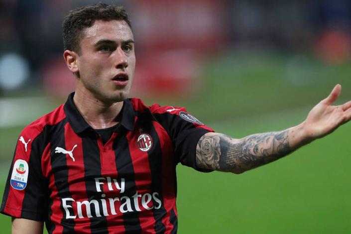 Calabria on the other hand, had a bumpy season last yr, when Pioli was alternating btwn him & Conti, in a season in which both were underperforming. The 2 were so bad that all fans wanted the mgt to sign a new RB. This season, calabria really developed into a more mature defender