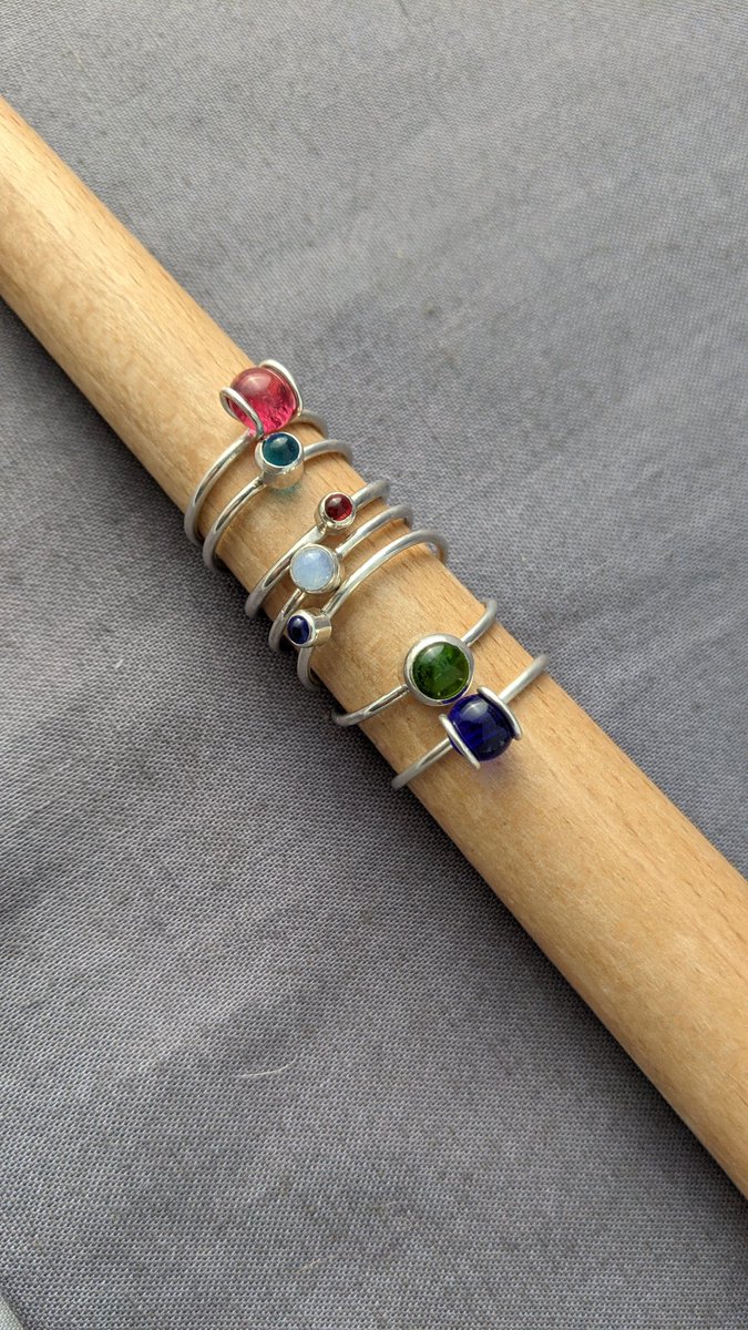 hcowart's tweet photo. Making these tasty stack rings. DM me if you want one or more. $20 + shipping
#handmade #handcrafted #stackrings #sterlingsilver #tinybeauties #rainbowcolors #sparkles #glass #fritballs #kaleidoscope https://t.co/g95JlC3UBz