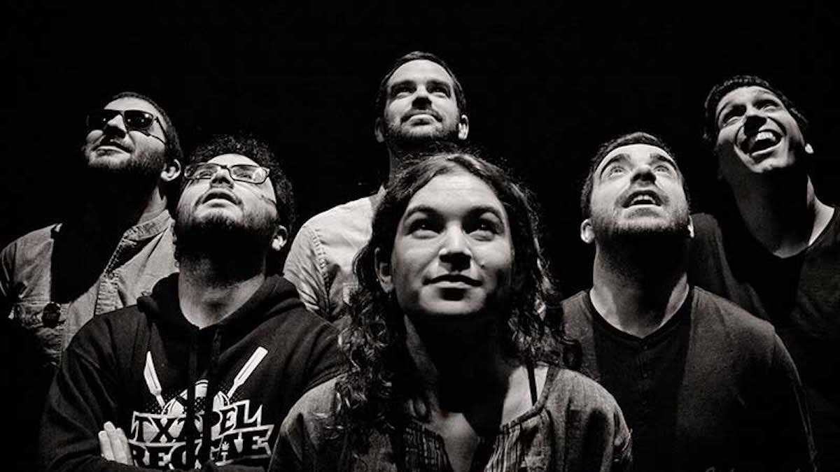 NAIZirratia's tweet photo. Aldarrikapenez jositako reggae doinuak jaso ditu @MGBandaReggae arratiarrak ‘Ama sua’ lanean.

#MusikHaria saioan izan dira lana aurkezten eta urtea nola doakien kontatuz.

🔈➡️ https://t.co/Pw4i1sAMD1 https://t.co/fNxdOSj2gX