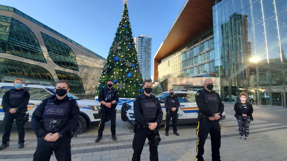 SurreyRCMP's tweet photo. We could not do our job as effectively without the care, expertise and compassion of our health and community partners. #MountieWishes from Surrey RCMP’s Police Mental Health Outreach Team to #Car67 nurses @Fraserhealth @LookoutSociety @Surrey_Mission https://t.co/IOAAla48mp