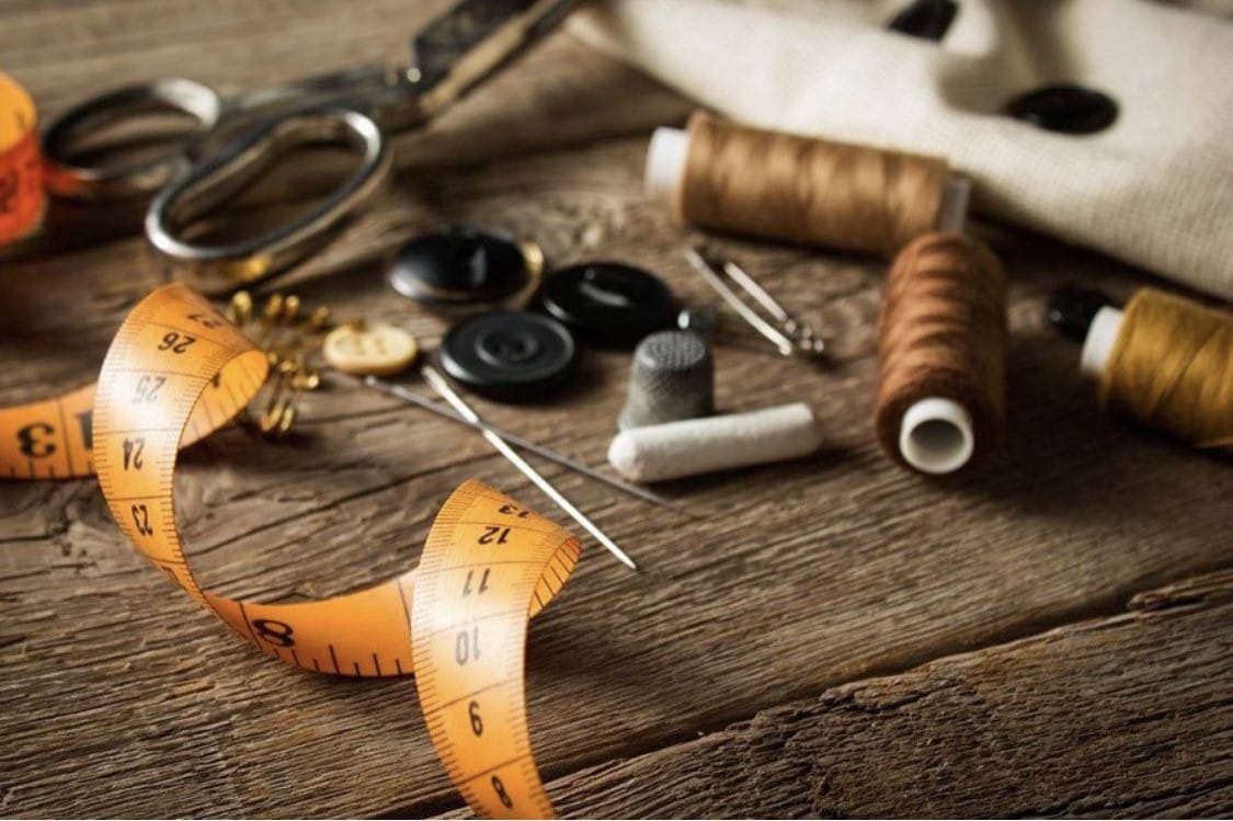 TailorsUnique's tweet photo. Just from an easiest way with some alteration equipments in detail🧵you can reach to your desired garment. Our master tailor help you to reach desires✂️Covid-19 on rules
#desiretobefit
#fashiondesires
#outfitideas
#outfits
#highqualityalterations
#uniqueboutiquetailors https://t.co/LZoMPyDxFl