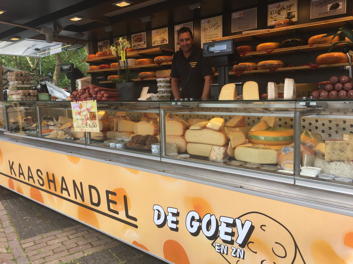 KAASSPECIALIST HANS DE GOEY STAAT MORGEN VOOR DE KERK TIJDENS DE WEEKMARKT!
Even een andere plek vanwege de lockdown en de daarbij behorende aangepaste indeling!

We kennen Hans de Goey als een van de betere Kaasspecialisten op de Weekmarkt op donderdag.