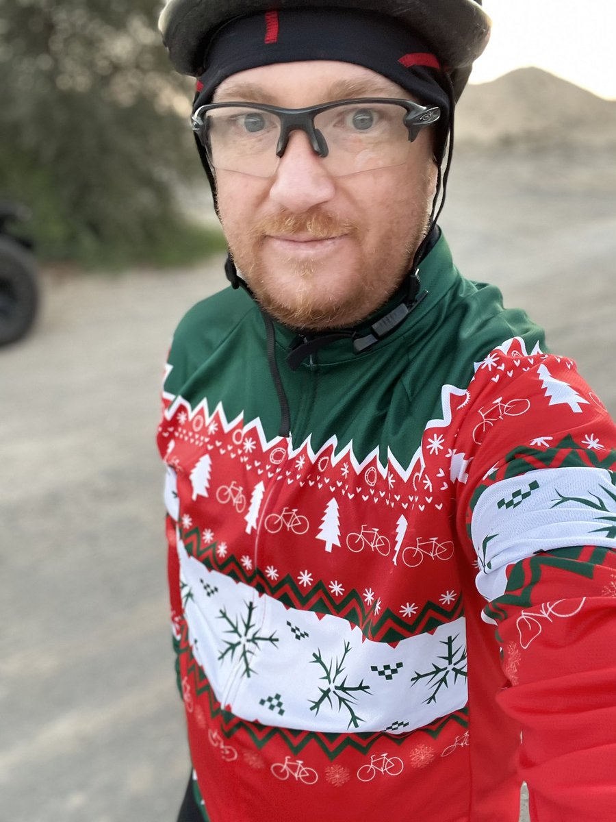 MrAndiPrice's tweet photo. Day16 80/40km 2/3 done ✅ 

#XmasTraining 

#Adidas #Garmin #FBiL #TriDubai #Cervelo #Oakley #Tacx #Goodyear #Apple #ChallengeRoth #2XU #Stryd #Strava #Zwift 🏊‍♂️ 🚲 🏃‍♂️ 

@runandrant @MrSteveKavanagh @MrsWraithmell @L_Farquhar_IB @NathanSadler5 https://t.co/IdKxldh3Pc