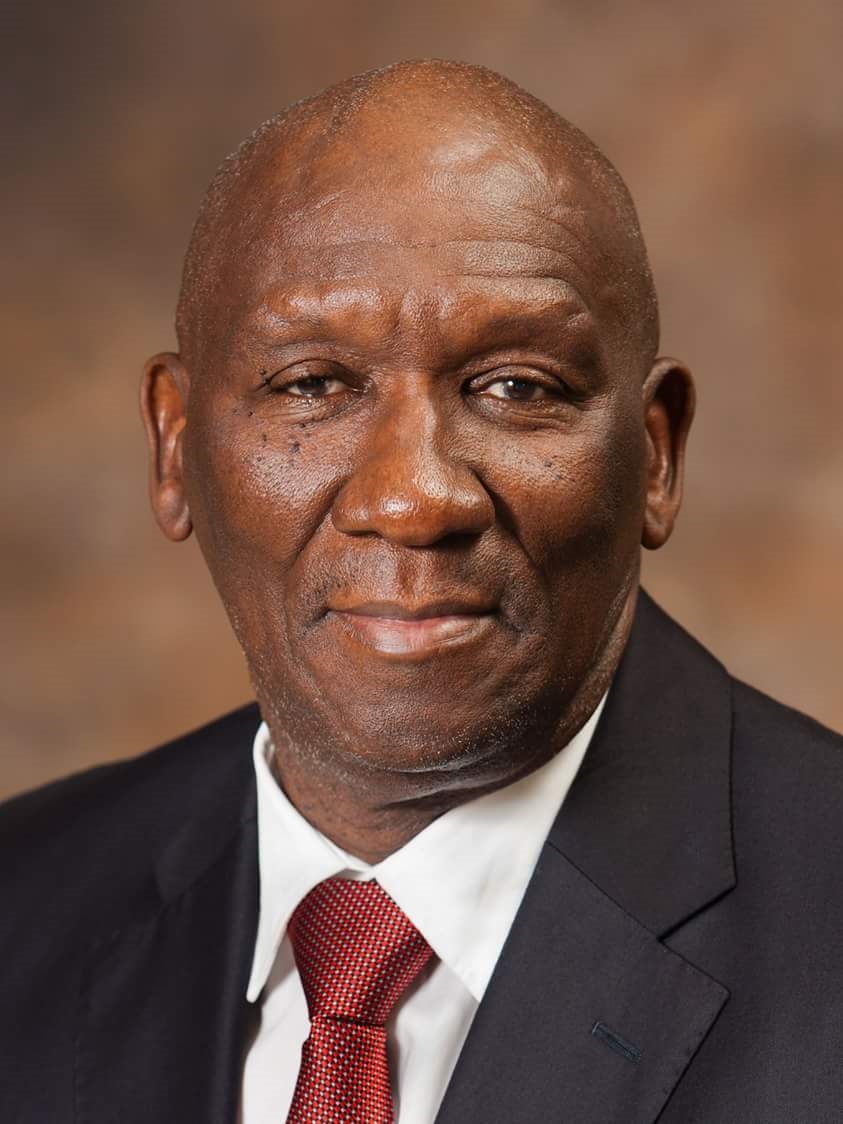 SAPoliceService's tweet image. #PoliceMinistry The Police Minister, General #BhekiCele has noted with concern, the reckless behaviour exhibited by some bathers on Cape Town’s beaches that fly in the face of the country’s efforts to curb the spread of #COVID19. ML
saps.gov.za/newsroom/msspe…