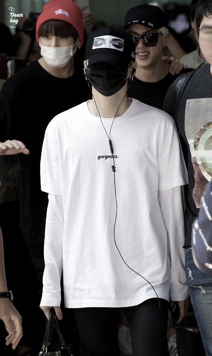 yoongi’s fashion style - a detailed thread