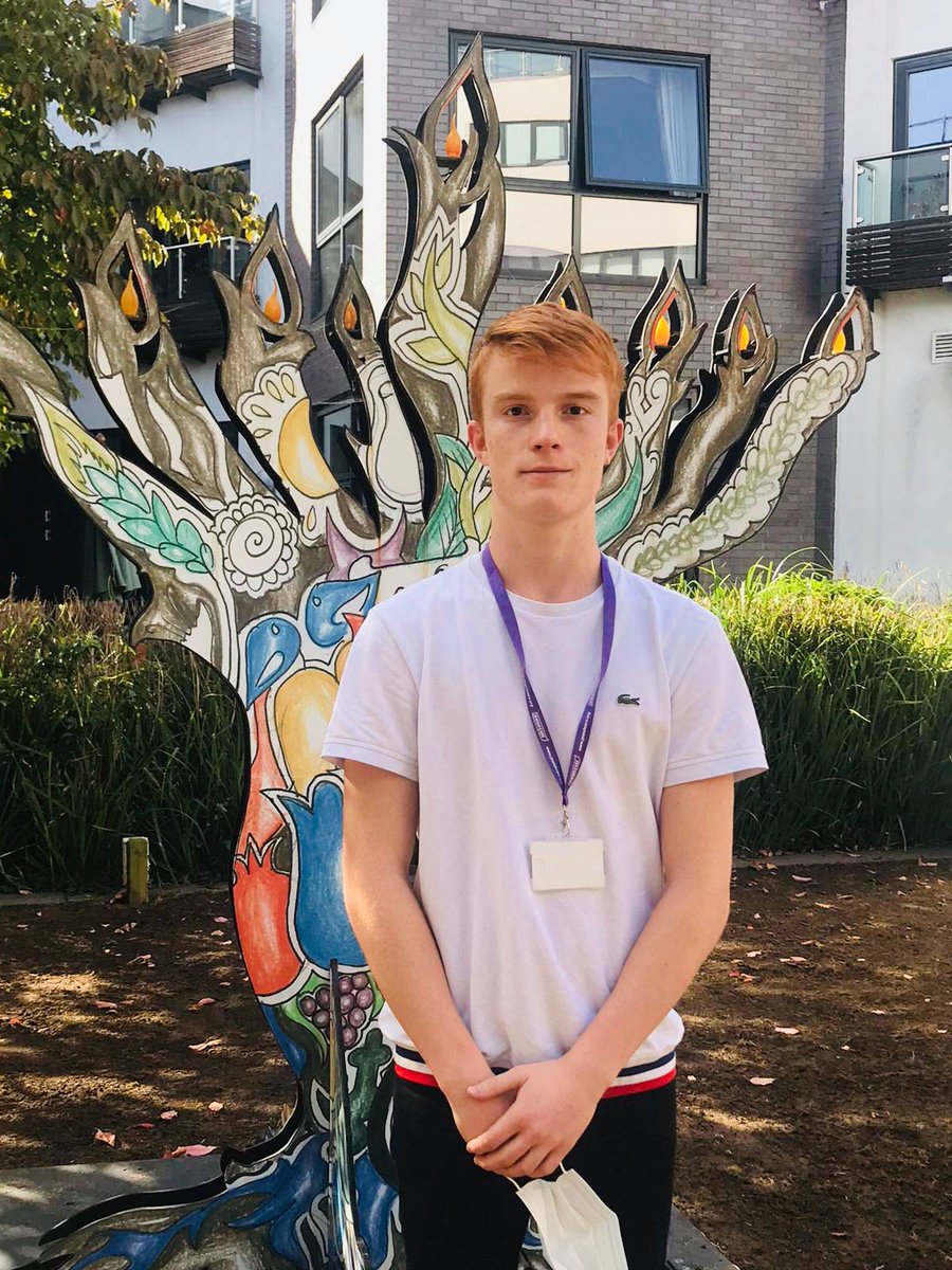 ServiceAbroad's tweet photo. Hello,
I'm Nikolas Kaschik from Mรถdling, a small town in the suburb of Vienna. Two and a half years ago I decided to join the Austrian Service Abroad.
#austrianserviceabroad #serviceabroad #voluntarywork #responsibility #travel #experience #london #holocaust #gedenkdienst https://t.co/WuICQfcbOz