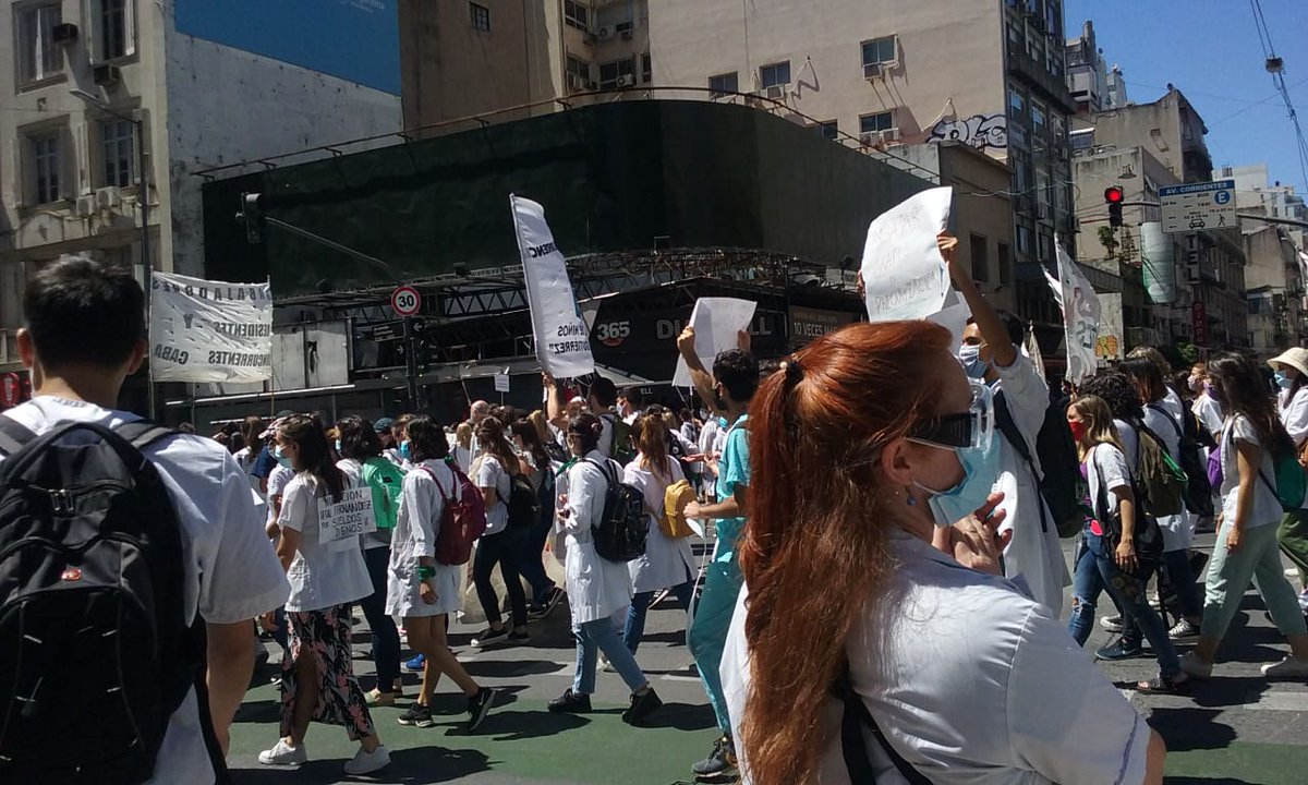VeryLandy's tweet image. Paro de Médicos en la Ciudad AUTÓNOMA de Buenos Aires. Ningún medio de comunicación lo informa🤦‍♀️@alferdez @ginesggarcia @horaciorlarreta @FernanQuirosBA #BlindajeMediatico