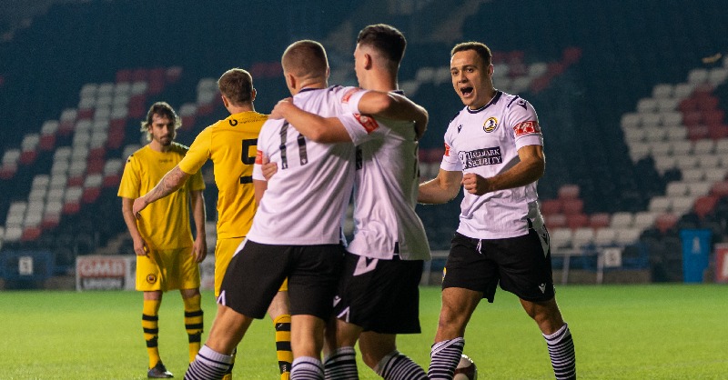 Widnes_FC's tweet photo. 🎟 Tickets are now on sale for Saturday’s Halton Derby at @RuncornLinnets 

🏟 Capacity is limited to 400 so get yours now to avoid disappointment 👇