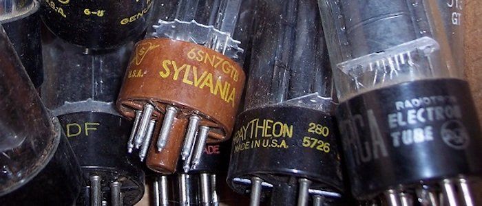 HackerSpaceTech's tweet photo. The History of Vacuum Tubes: An Era Away #hackerspace #feedly https://t.co/OohuCH7aEk https://t.co/2q21sXE4iw