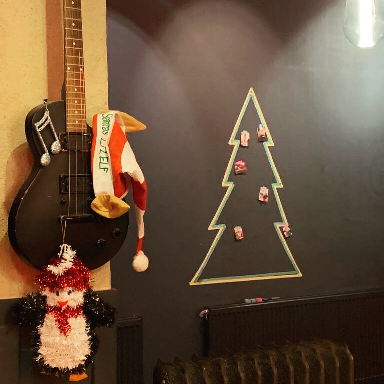 Our CommuniTree 🎄 loading...⁣
⁣
#christmastree #christmas #saltycommune #membershipclub #creativecommunity #london #eastlondon