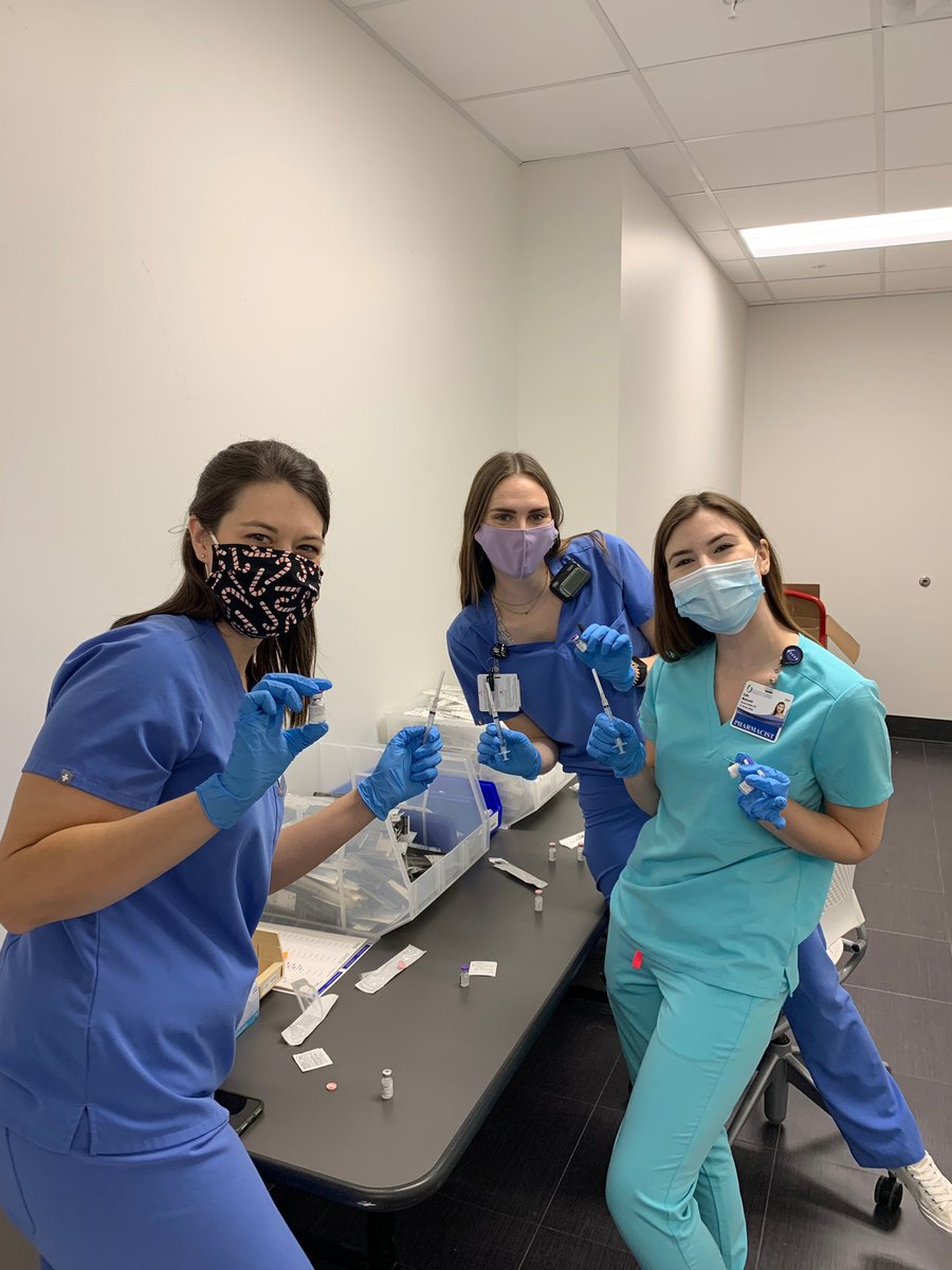 UMMCPharmacy's tweet photo. Pfizer vaccine going strong today! https://t.co/T9dnXFgnd9