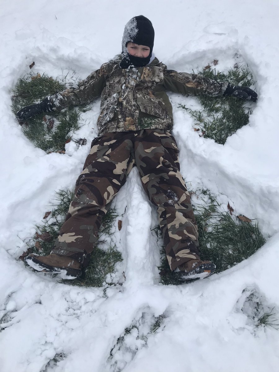 RRshoemaker's tweet photo. Snow day 2020 ❄️💙❄️ @ShandiLockCP @CPElem https://t.co/ZShJXXa8J3