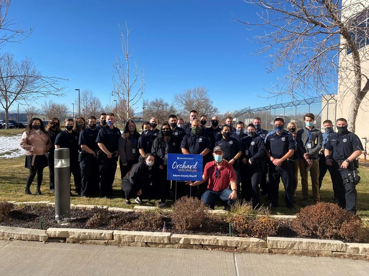 AdamsCoSheriff's tweet photo. Wonderful Wednesday!

@OrchardChurchCo  stopped by with a sign they made for the Sheriff’s Office. They wanted us to know they support Law Enforcement and if we need any drinks or food they are willing to help with anything.
Always so appreciated. 🥰 https://t.co/Kl9Y1Riq6N