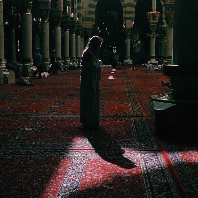 al3dl20's tweet photo. يالله يالله فزعتك يا رحيم ويا ودود
يا كريم عند دفع المصايب يُسأَلاَ

يا جواد كل من جاد من جودك يجود
يا مشرفنا بحمل الكتاب المُنزلا

ما سجدنا إلا لوجهك,, لطاعتك السجود
بامرك إحداث الليالي تحل وتفتلا https://t.co/VdSKaxKy2F