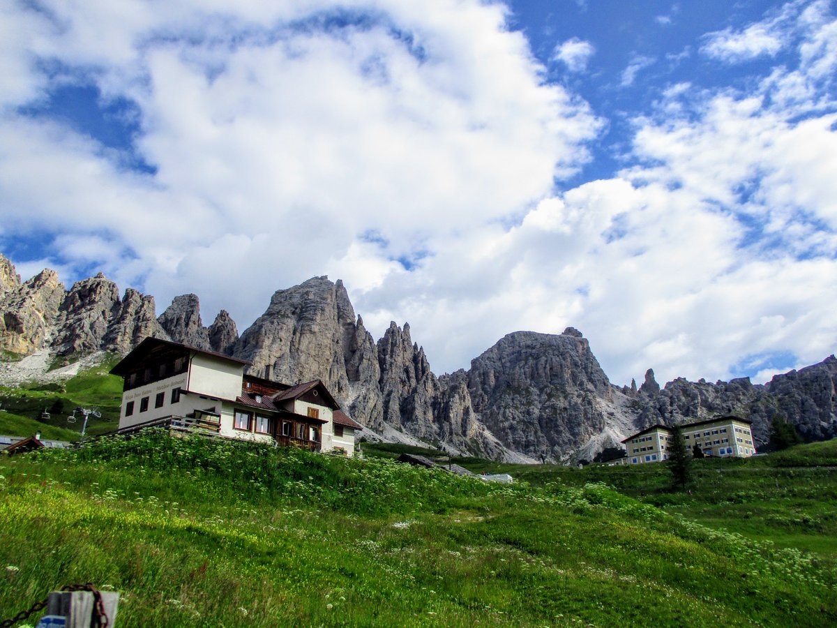 5/ Passo Gardena (por Corbara en Badia)  https://www.1001puertos.com/2012/10/passo-gardenagrodnerjoch-por-corbara-in.html