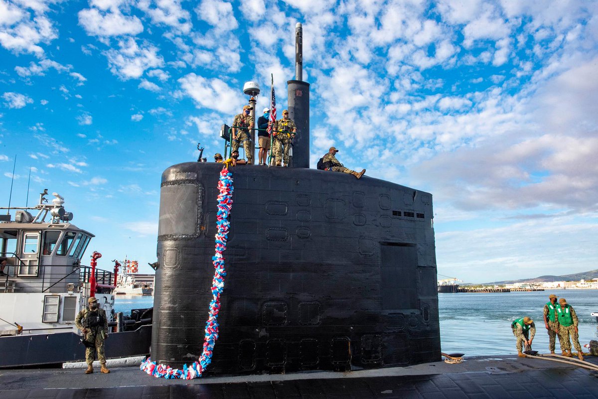 Aloha! Welcome to Joint Base Pearl Harbor-Hickam USS Topeka (SSN754)! 🌺🌴😄☀️

The USS Topeka (SSN 754) arrives in Pearl Harbor after completing a change of homeport from Guam, Dec. 15. 

U.S. Navy Photo by Lorilyn Cravalho/Released

 #USNavy #USPacificFleet #USSTopeka