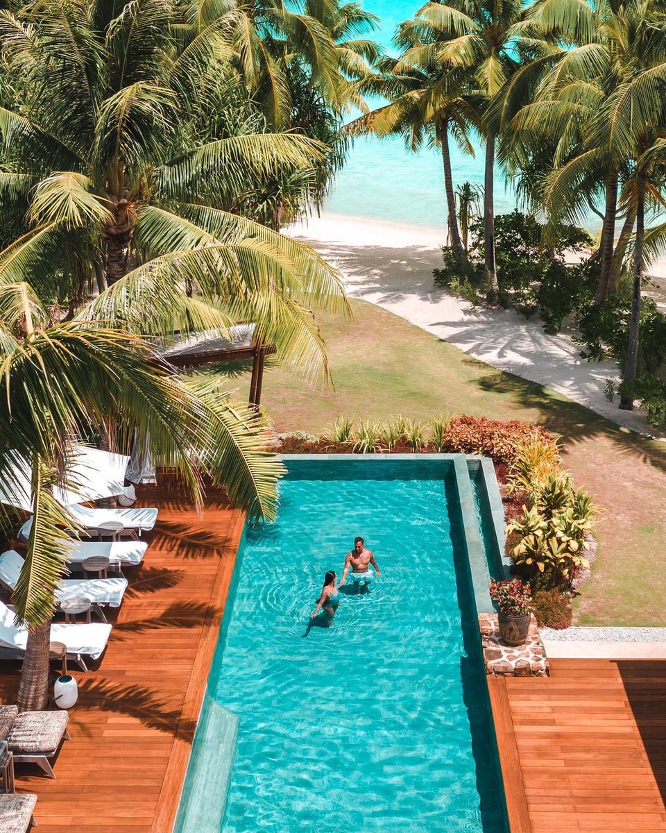 Pure bliss with every swim. Are you running to the beach or taking a dip in the private pool first? Our beachfront villa estates offer both.

(Photo: jeremyaustiin/IG)