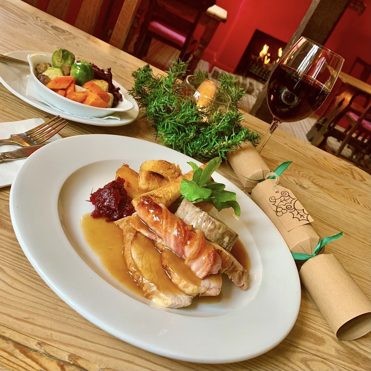 Rocking our festive world with butter roast free range turkey and all the trimmings!
#christmas #ukpubs