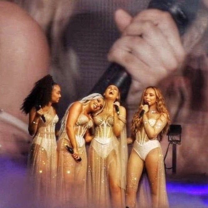Mixerforlife21's tweet photo. "The circle will never end ,just know that we'll meet again" 🥺❤️
4EVER LITTLE MIX https://t.co/n09vsviJpG