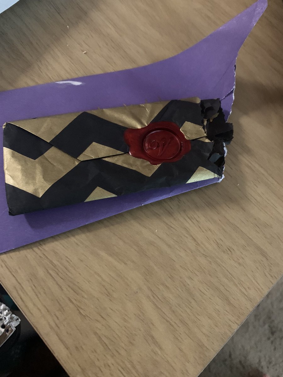 msgabby83's tweet photo. YO!! @USPS THIS IS HOW YOU TREAT PACKAGES?! There was a very quality, pricey piece of jewelry in this envelope and you fucked this up so bad that now the jewelry is MISSING?! I know yโall are having a hard time, but do fucking better!!
#usps #damagedpackage https://t.co/ERFR6Z1N3z