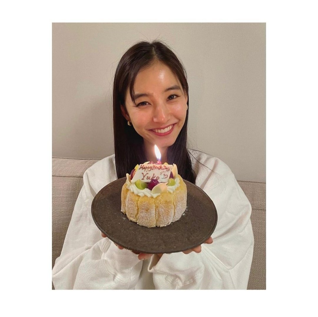 arakiyukoo's tweet photo. ゆんぴょ！27歳のお誕生日おめでとう https://t.co/6Y9JiyVsia