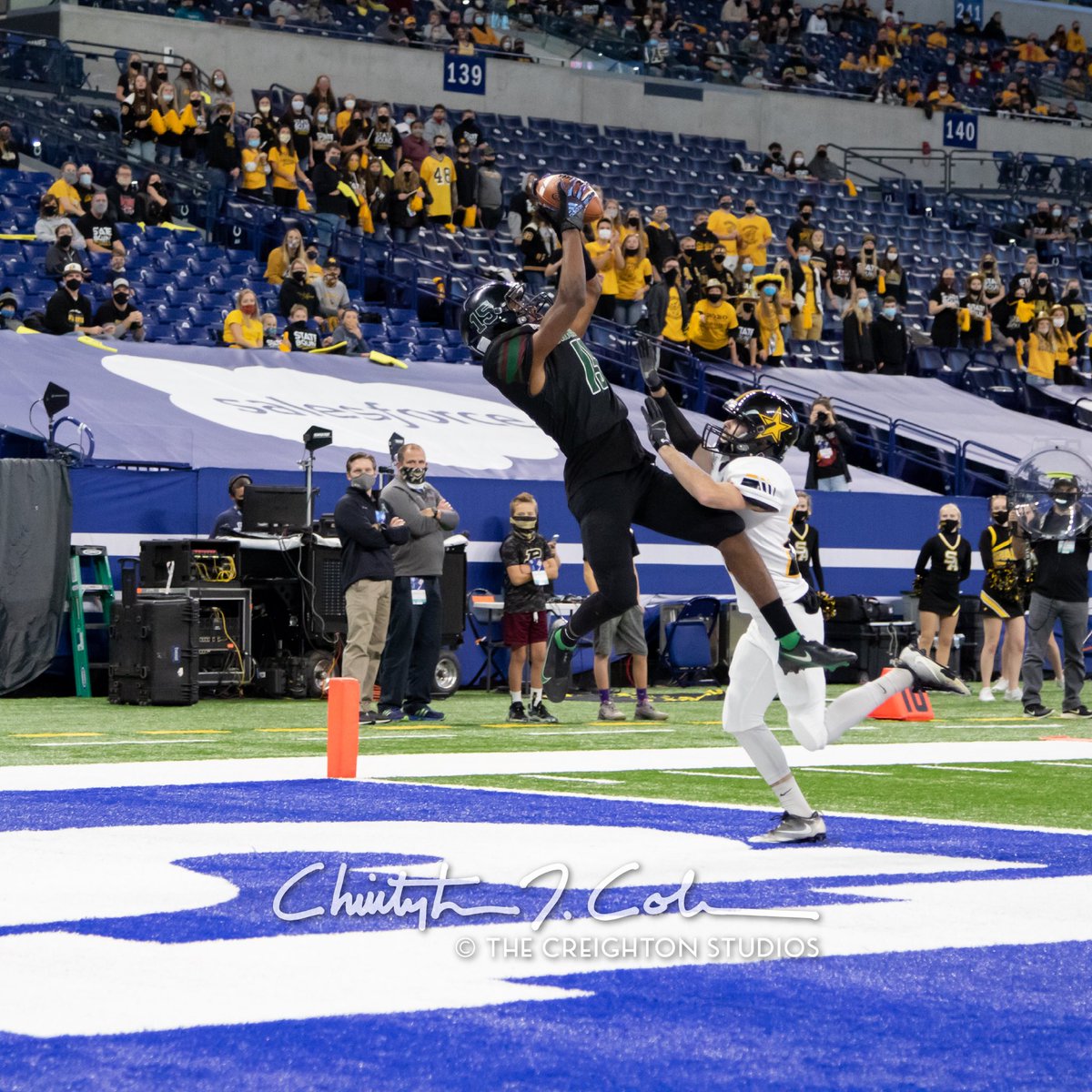 cr8onstudios's tweet photo. Some highlights from the 1st Quarter of play, @cchsindy vs. @southadamsfb in the 2020 IHSAA Class A championship: passing receptions for touchdowns by both teams; a rushing TD by Micah Wilson; and a defensive stop by Brad Nardi &amp; Adrian Terry https://t.co/jkka5mgTFc