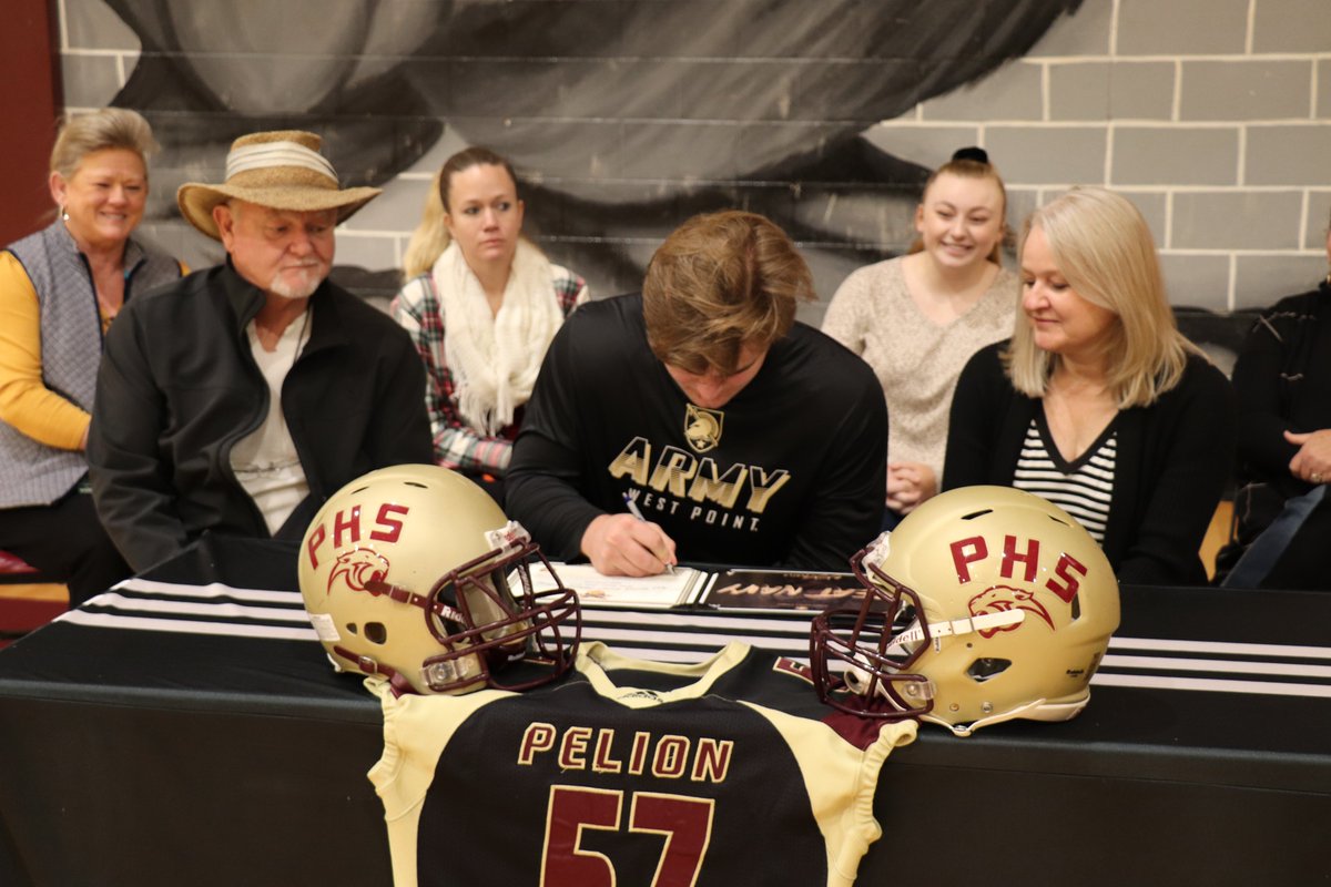 PelionFB's tweet photo. Congratulations to Will Jeffcoat who signed with the U.S. Military Academy to play football for the Black Knights! 
#GoArmyBeatNavy https://t.co/Xn0T4UAQcY
